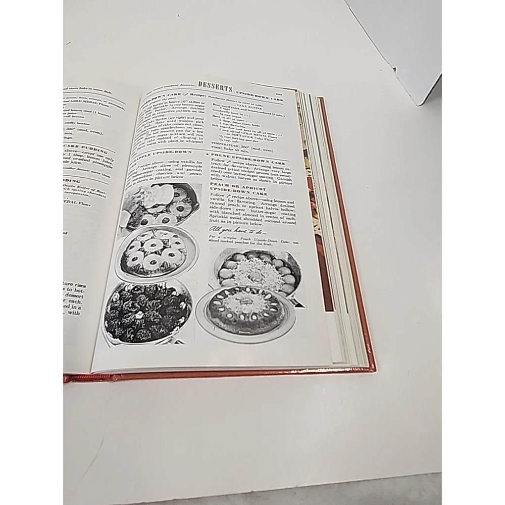 Vintage Betty Crocker's Picture Cook Book 1998 Reprint 1950 Cookery Hardcover